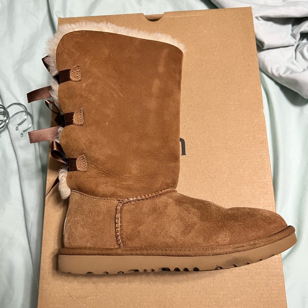 Ladies Ugg Boots size 5  Chestnut  Brand new